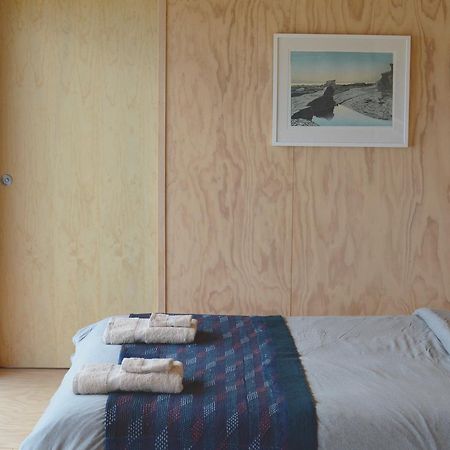 The Huts Bed and Breakfast Ahipara Buitenkant foto